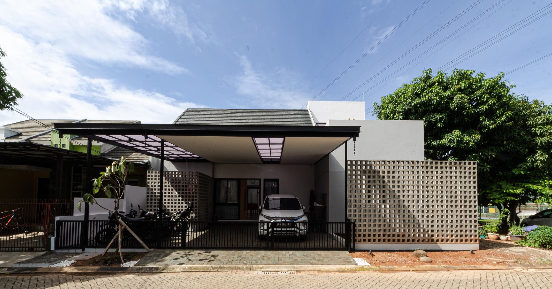 66 House — visual 4 of 15
