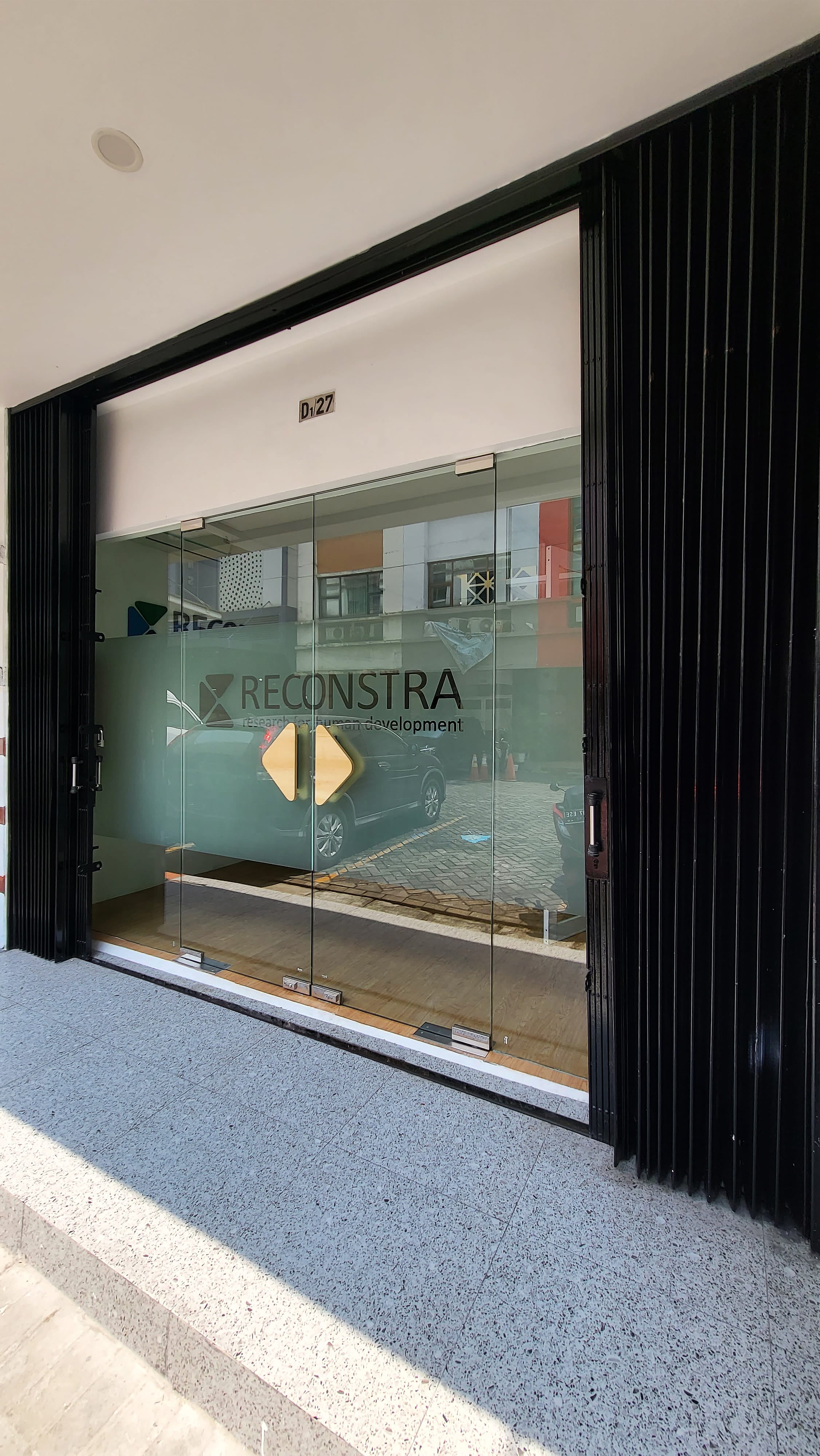 Reconstra HQ — visual 1 of 48 (lead)